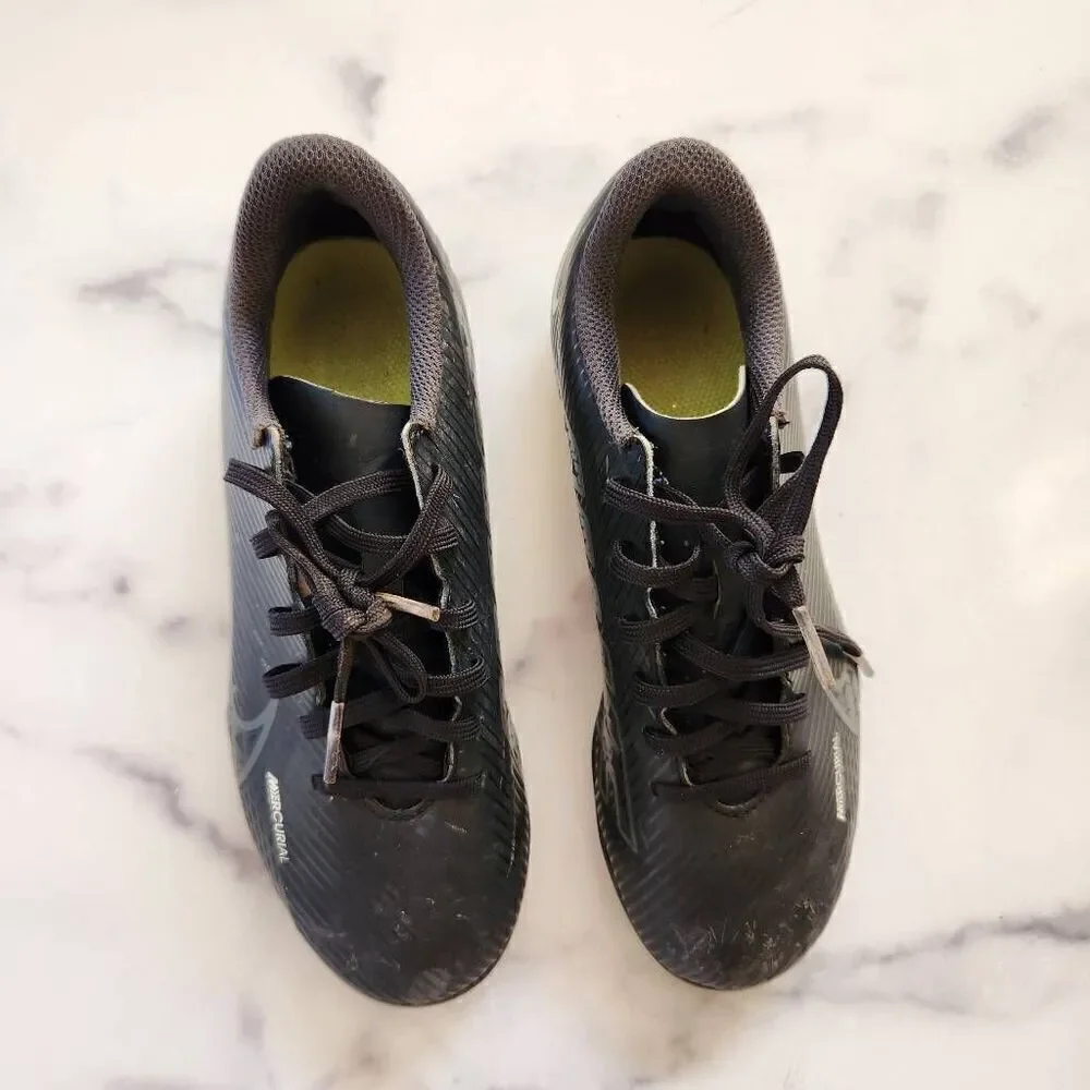 Nike Mercurial kids youth size 3.5 black soccer baseball shoe athletic sporty cl